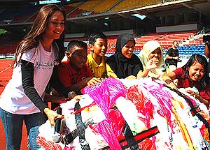 maya karin enviromental campaign 200409 05