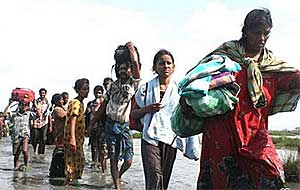 civilian caught in sri lanka violence 220409 03