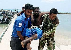 civilian caught in sri lanka violence 220409 04