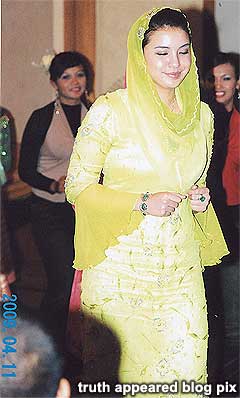 truth appeared pix manohara odelia pinot indonesia model with time stamps 230409 01