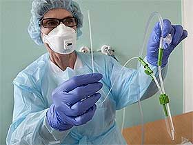 swine flu outbreak who increase alert levels 290409 04