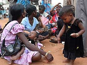 sri lanka civilian trapped in conflict zones 270409 01
