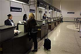 swine flu outbreak who increase alert levels 290409 03