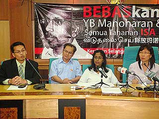 pc by selangor exco on m manoharan 050509 01