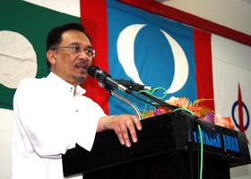 anwar speak at yayasan aman 020509