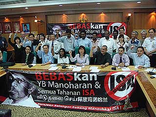 pc by selangor exco on m manoharan 050509 03