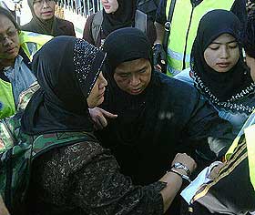 perak state assembly police blockade and arrest of opposition mps and ngo reps 070509 02