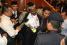 sivakumar being dragged abused manhandled by security unknown individual out perak state assembly chaos 070509