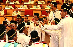 perak state assembly chaos in the assmbly between speakers and state reps 070509 07