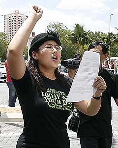 student support for wong chin huat monash protest 070509 06