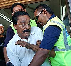 perak state assembly police blockade and arrest of opposition mps and ngo reps 070509 16