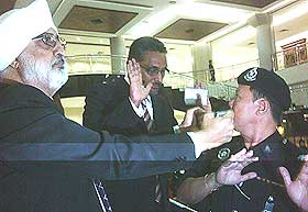 duta court lawyer protest 080509 jarjit singh prepared to be arrested