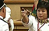 hee yit foong holding device at yew tian hoe in perak state assembly dewan 070509