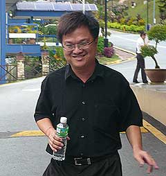 wong chin huat released from police custody 080509 03