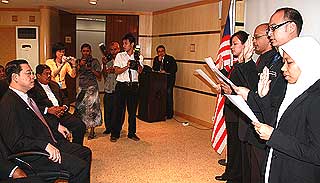 guan eng comment on freedom of information 120509