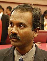 sivakumar and zambry at perak state assembly 130509 02