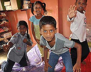 n parameswari and her 13 children story 130509 03
