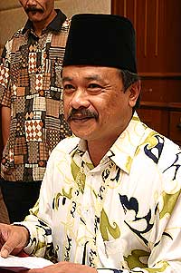 mohd saberi othman independent candidate for penanti penang by election 190509 04