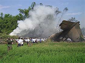 military aircraft crash in indonesia 200509 04