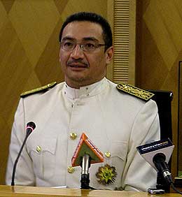 hishammuddin hussein pc 210509 01