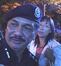 dap members arrest at teresa kok candle light vigil 190509 01