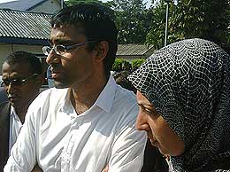 lawyers at brickfields police station 220509 03