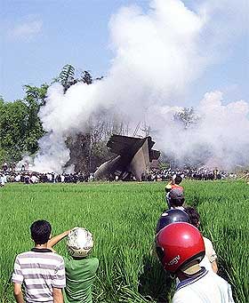 military aircraft crash in indonesia 200509 02