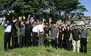nizar and perak pakatan adun tree planting event 270509 01