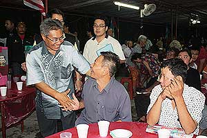 penanti by election pkr mandor campaign dinner flyers on perak crisis 250509 05