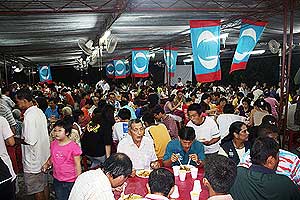 penanti by election pkr mandor campaign dinner flyers on perak crisis 250509 01