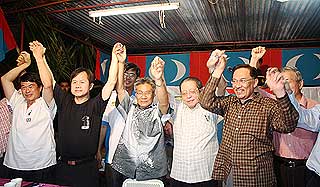 penanti by election pkr mandor campaign dinner flyers on perak crisis 250509 06