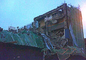 jaya supermarket building collapse 280509 02
