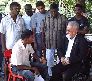 kampung buah pala penang karpal singh meet 120609 01