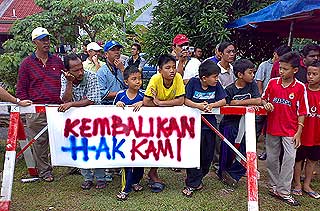 taman bukit margosa seremban resident protest 100609 02
