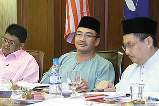 Hishammuddin PC Umno Consituitional amendments 01
