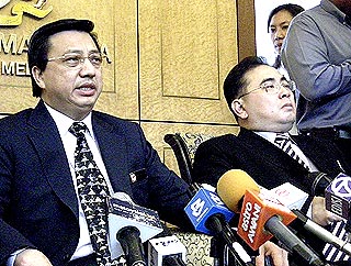liow tiong lai h1n1 flu parliament pc 220609 01