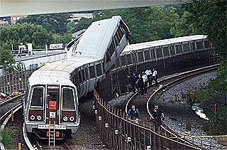 washington metro train crash 260409 01