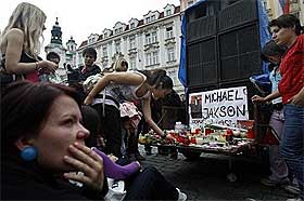 michael jackson funeral 290609 05