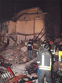 gas blast in italy 300609 02