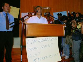 hindraf kampung buah pala protest at penang kamtar 300609 mansor make announcement