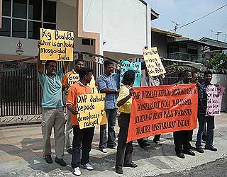 hindraf kampung buah pala protest at dap hq petaling jaya 300609 06