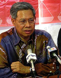 bn campaign posters tok pa by election 050709 01