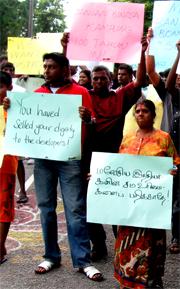 kg buah pala 020709 villagers protest