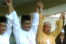 pas and bn candidate fauzi abdullah tuan aziz manek urai election nomination day 060709