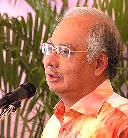 rosmah and najib bakti event 070709 03