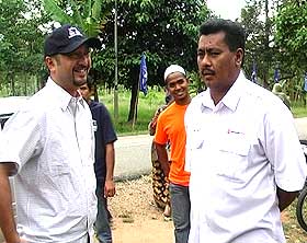manek urai by election tuan aziz and mukhriz mahathir bn campaign 070709 05