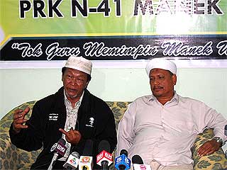 manek urai pas candidate fauzi abdullah pc 080709 02
