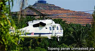 najib prime minister official blackhawk helicopter manek urai by election 070709 01
