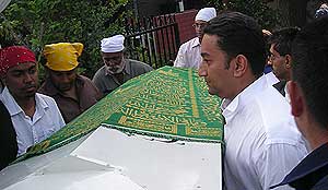 mohan singh funeral 060709 01