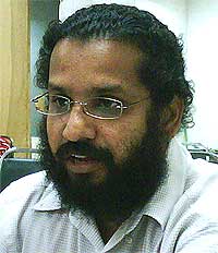 Vasanthakumar on the police orders on review of his release 070709 02